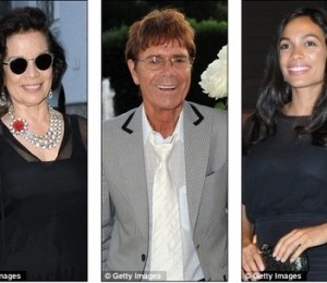 Bianca Jagger, Sir Cliff Richard si actrita Roasrio Dawson