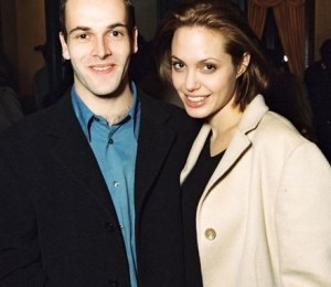 Angelinei Jolie si Jonny Lee Miller