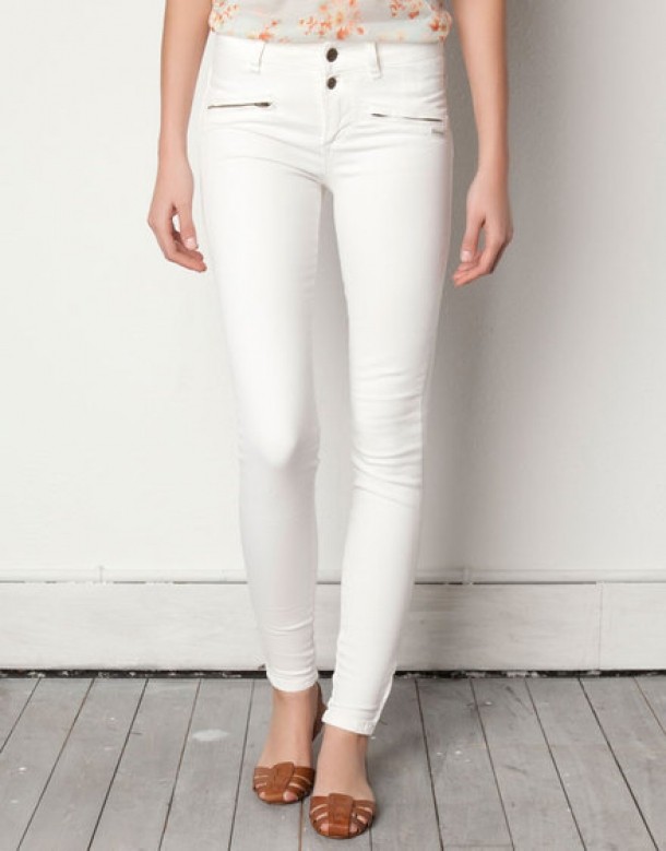 jeansi albi pull&bear.ro 59 lei