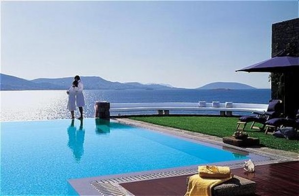 Grand Resort Lagonissi, Atena