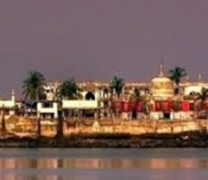 Mormintele sacre de la Haji Ali Dargah Shrine, din Mumbai, India