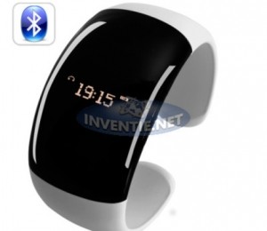 http://www.inventie.net - bratara bluetooth cu vibratii si afisaj Caller ID, 140 lei