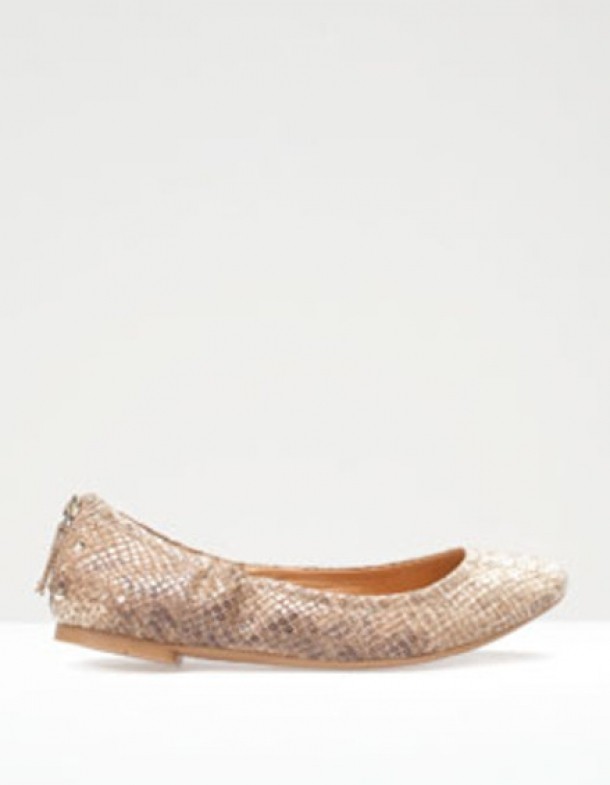 Stradivarius, 69 lei