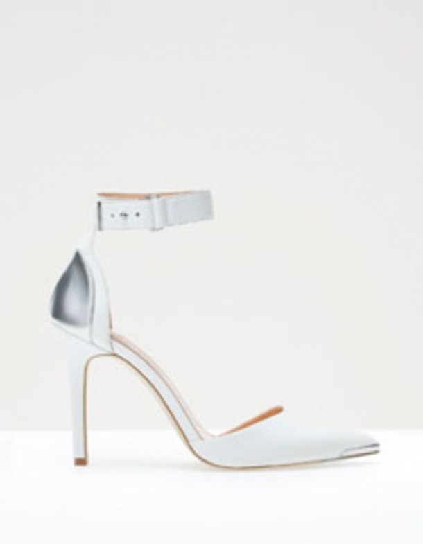 Stradivarius, 199 lei