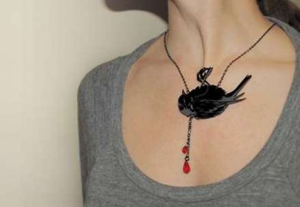 Colier pasare moarta