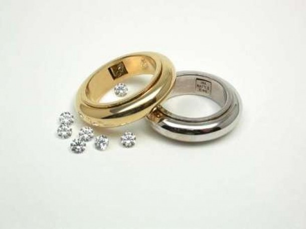 Inel cu diamant ascuns