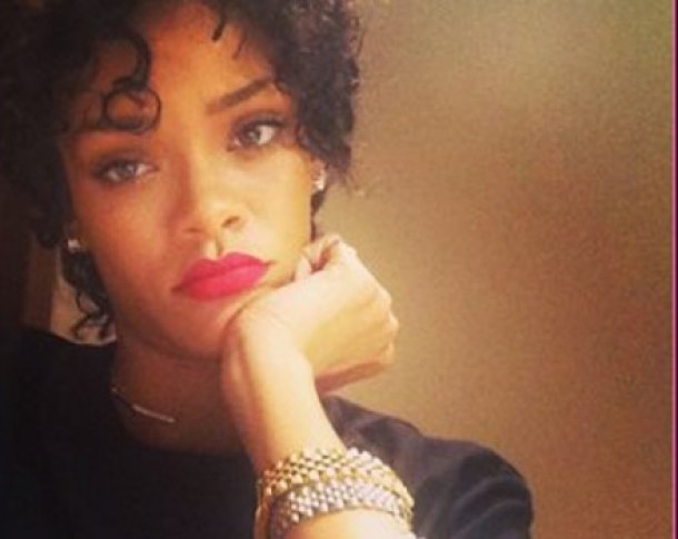 Rihanna Inca O Schimbare De Look Iti Place Feminis Ro Inspiratie Zi De Zi