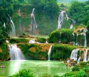 Cascada Detian, China