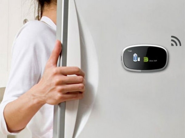 Frigider cu alerta pentru alimente expirate