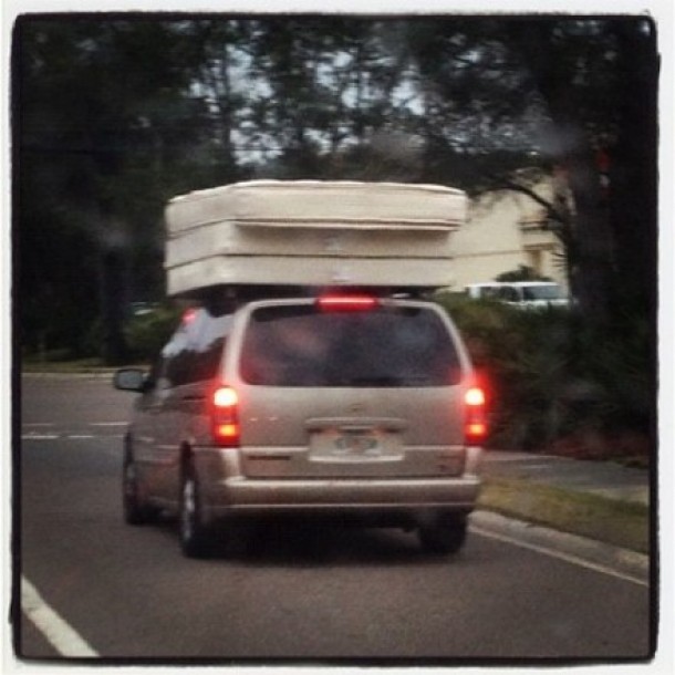 2. Incerci sa sfidezi gravitatia.