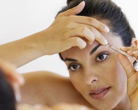 Cum să elimini ridurile dintre sprâncenele Botox