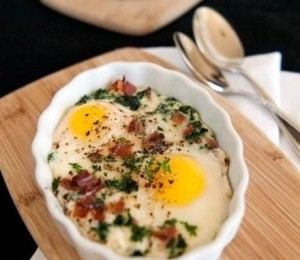 oua preparate intr-un vas termorezistent