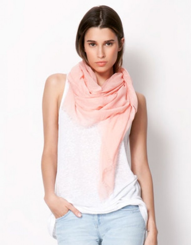 Esarfa Bershka, 10 lei