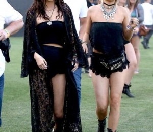 Kendall si Kylie Jenner