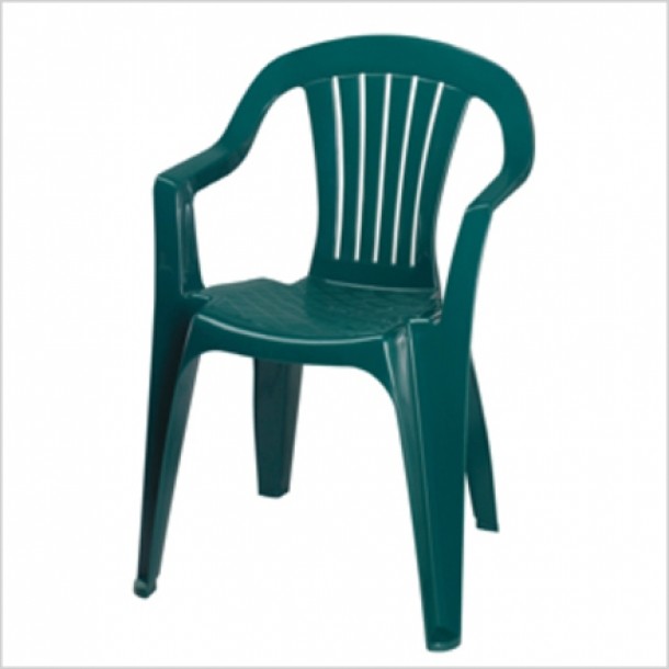 Femeia membra a clubului de la tara