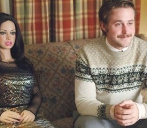 Ryan Gosling si o papusa gonflabila