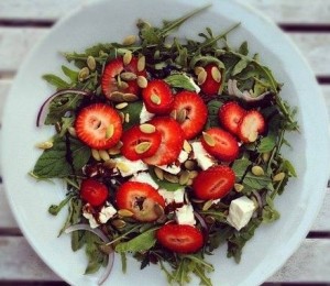 Salata cu capsuni
