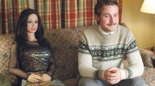 Ryan Gosling si o papusa gonflabila