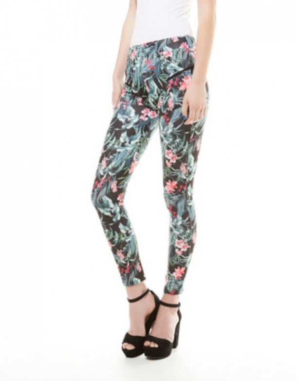 Pantaloni Bershka, 99 lei