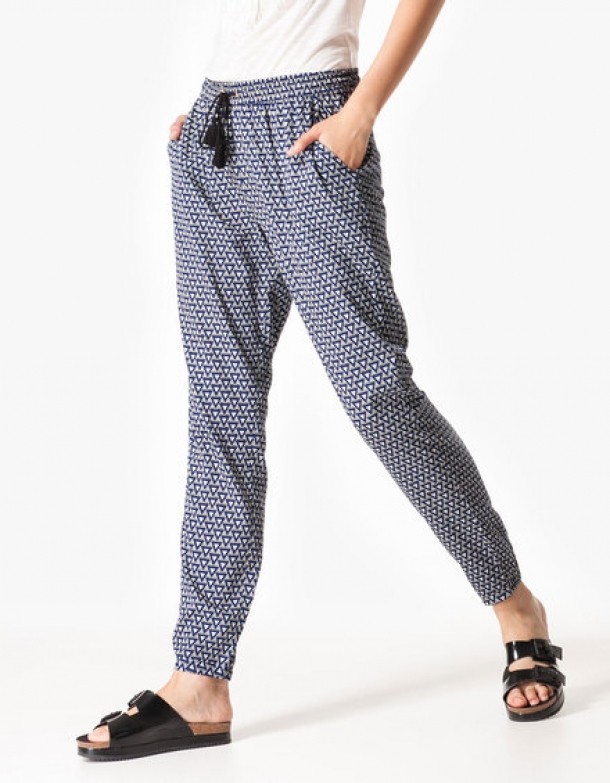 Stradivarius, 89 lei