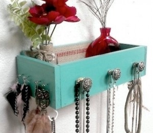 2. creeaza rafturi speciale folosind sertare vechi