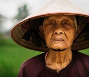 Fermier de orez dintr-un sat mic din Vietnam