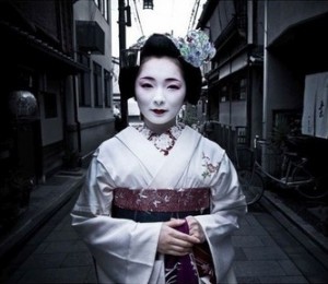 Toshima, o gheisa din Kyoto