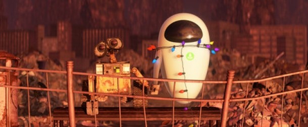 Wall-E si Eve se tin de mana