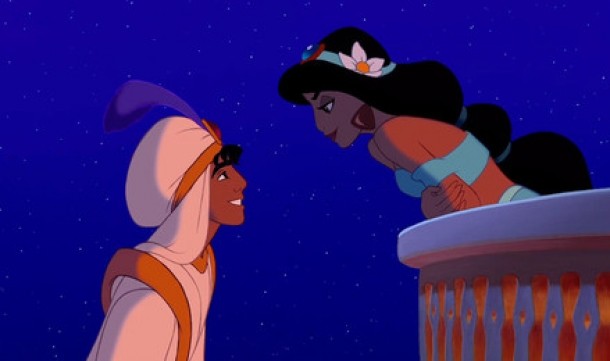 Aladdin se intinde pentru a primi un sarut de la printesa