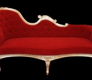 Canapeaua in stil victorian
