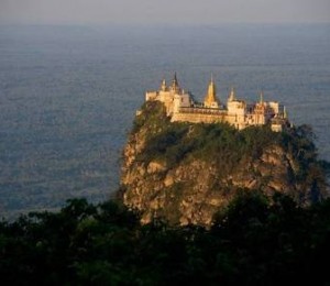 Mansatirea Mount Popa, Myanmar
