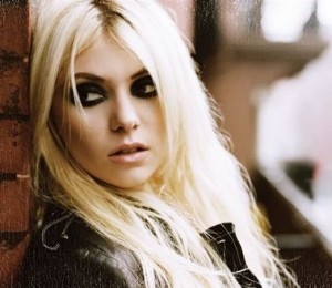 Acum- Cindy Lou Who (Taylor Momsen) - How The Grinch Stole Christmas