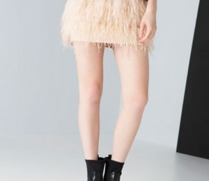 Fusta Bershka, 229,90 lei