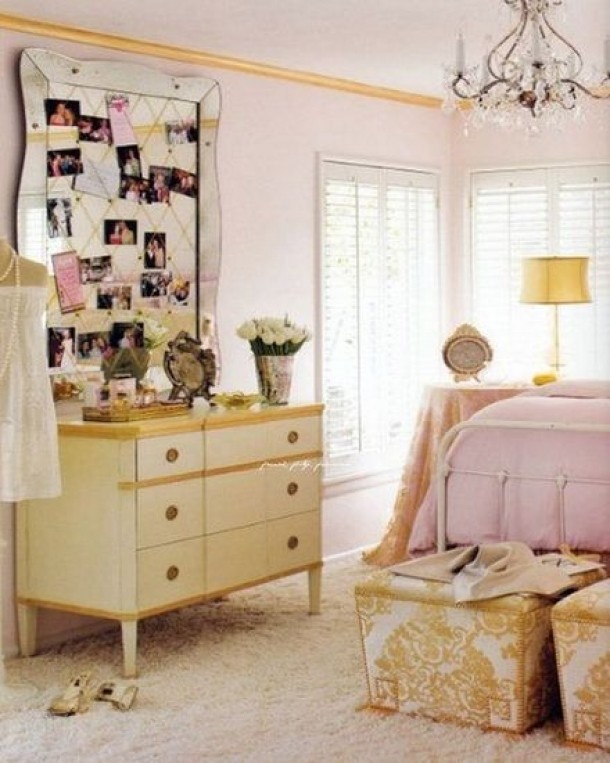 Roz bonbon si Alb Cremos