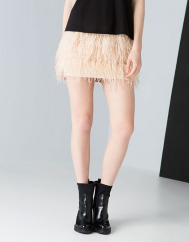 Fusta Bershka, 229,90 lei