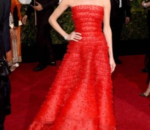 Allison Williams, Armani Prive