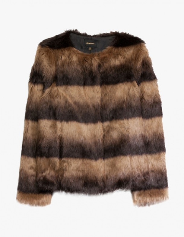 Haina blana Stradivarius, 129,90 lei