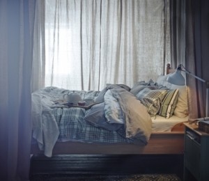 MYSA ROSENGLIM Pilotã, 299 lei SNÄRJMÅRA Husã pilotã+2feþe pernã, 109 lei