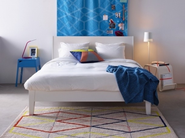 GURLI Pãturã, turcoaz, 39,99 lei IKEA PS 2014 Metraj plastifiat, 29,99 lei/metru IKEA PS 2014 Covor, 349 lei