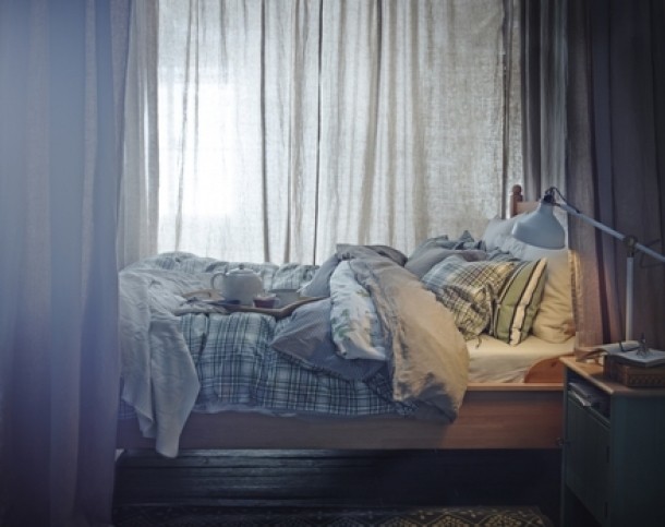 MYSA ROSENGLIM Pilotã, 299 lei SNÄRJMÅRA Husã pilotã+2feþe pernã, 109 lei