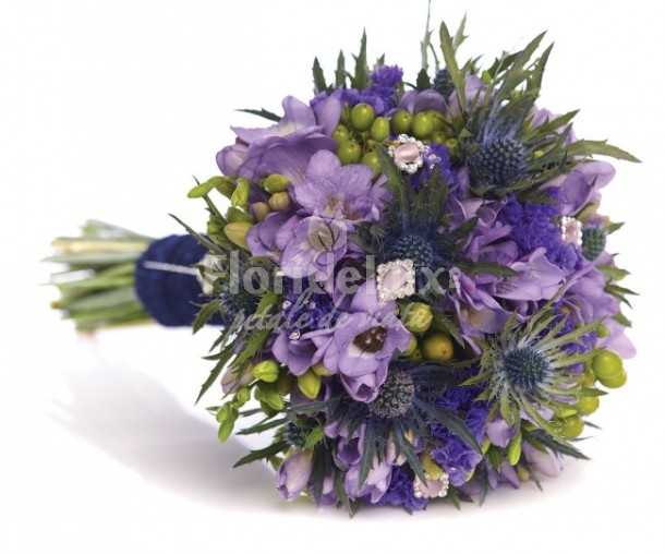 Buchet mireasă frezii mov, floridelux.ro - 209.00 LEI