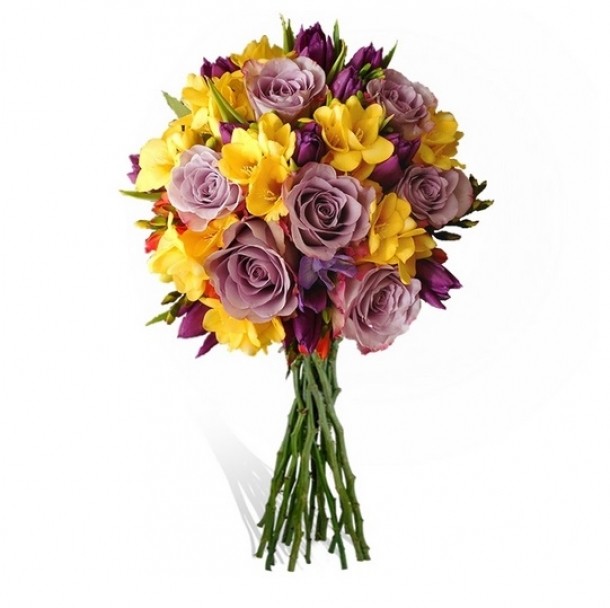 Buchet trandafiri mov, frezii galbene si lalele mov, florariacupovesti - 219.00 LEI