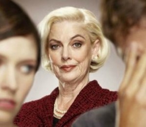 Relatie mireasa mama soacra