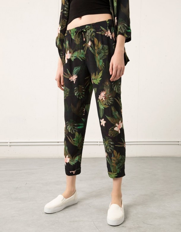 Pantaloni Bershka, 119,99 lei