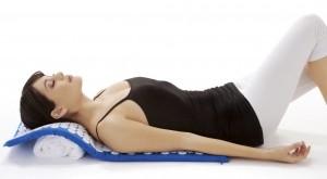 femeie intinsa spate