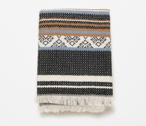 Fular Zara, 99,90 lei