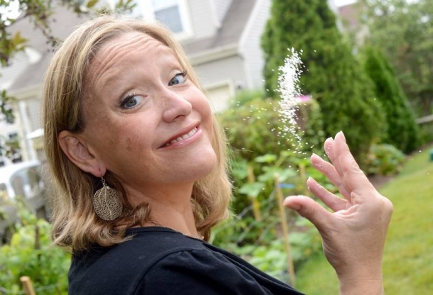 de ce sa arunci sare peste umarul stang