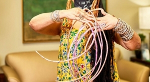 femeia cu cele mai lungi unghii