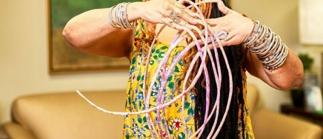 femeia cu cele mai lungi unghii