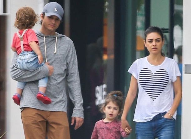 Ashton Kutcher și Mila Kunis nu-și spală copiii zilnic